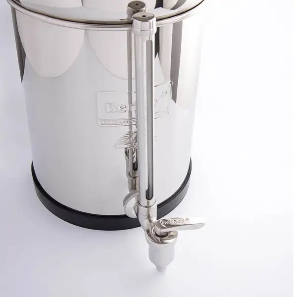 Stainless steel faucet with level control